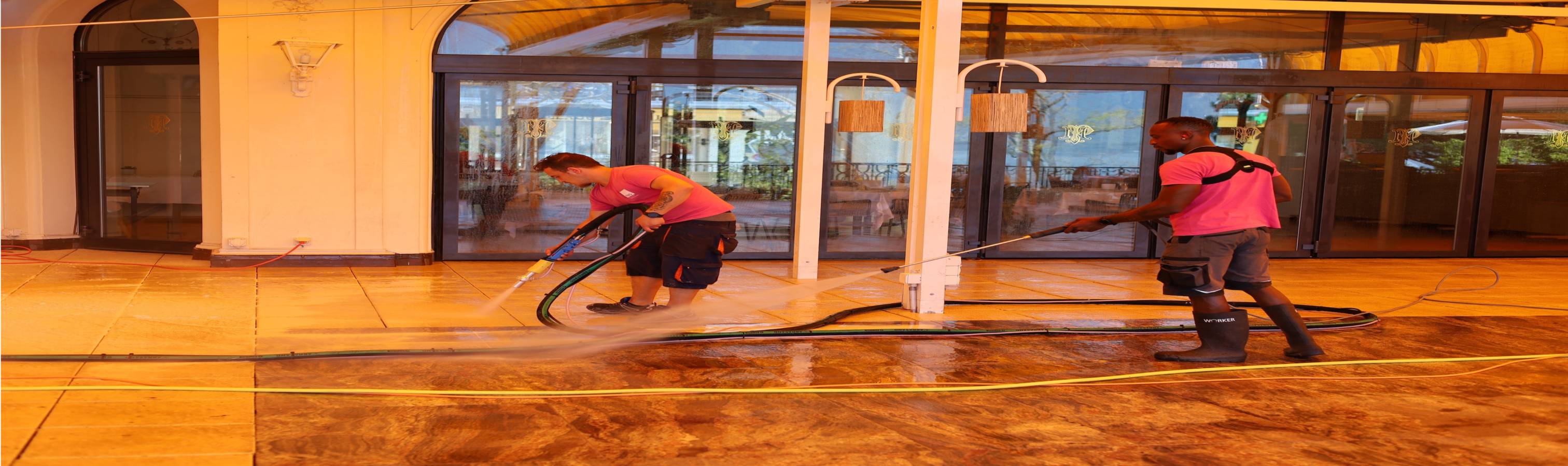 TNS - Décapage Montreux Palace